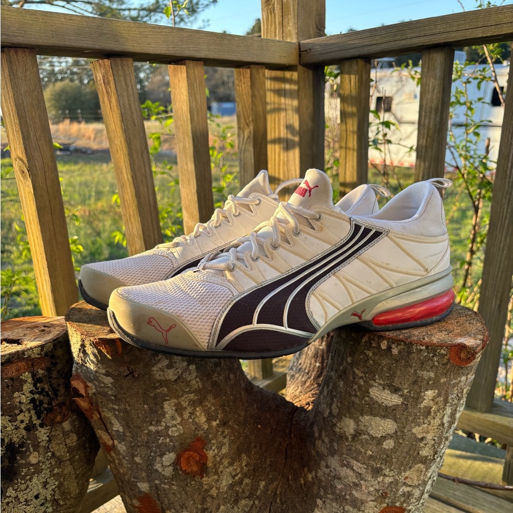 Puma Men's White and Black Athletic Shoes
